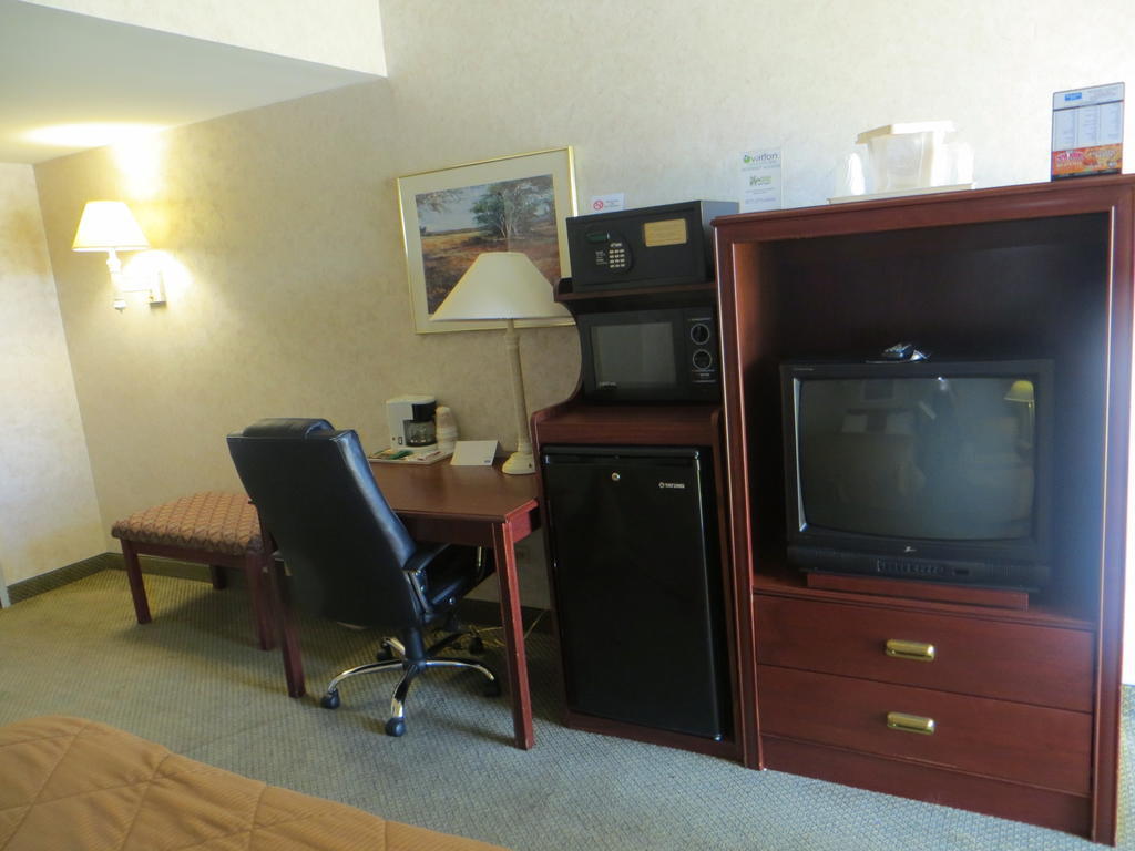 Rodeway Inn Skokie Эванстон Экстерьер фото