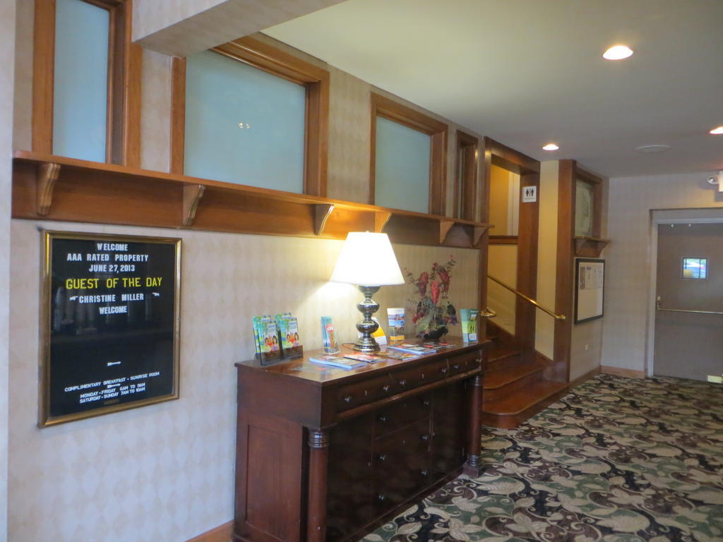Rodeway Inn Skokie Эванстон Экстерьер фото