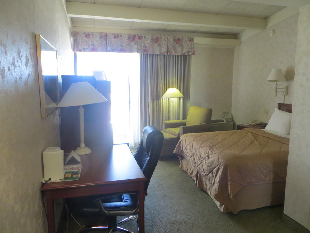 Rodeway Inn Skokie Эванстон Экстерьер фото